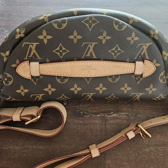 SOLD Louis Vuitton Monogram Bumbag - Picture 10 of 16